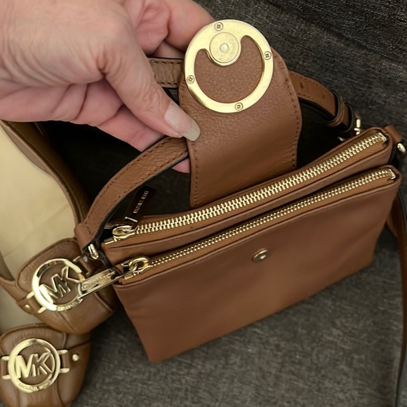 Michael Kors Logo Flats w/Matching Crossbody in “Luggage“-Set - Picture 4 of 15